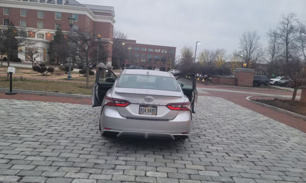 Toyota Camry 2021 - Image 3