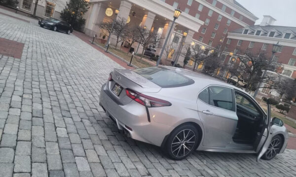 Toyota Camry 2021 - Image 4
