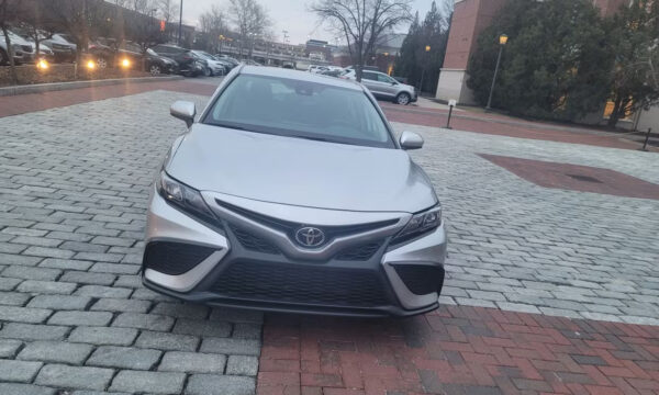 Toyota Camry 2021 - Image 5