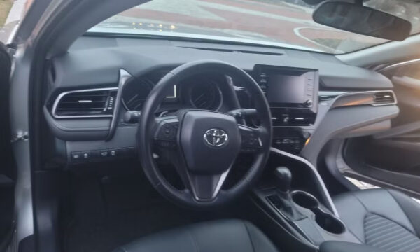Toyota Camry 2021 - Image 6