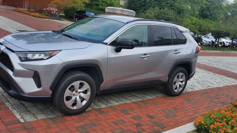 Toyota RAV4 2020 (2)