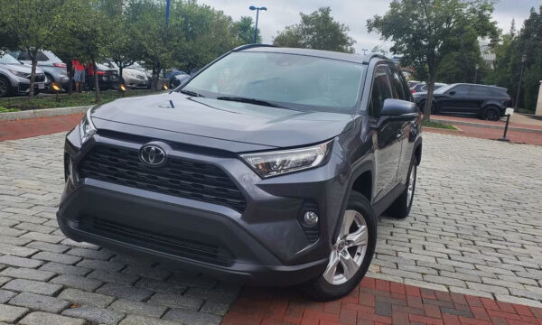Toyota RAV4 2021 - Image 2
