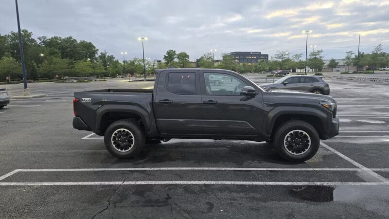 Toyota Tacoma 2025 (9)